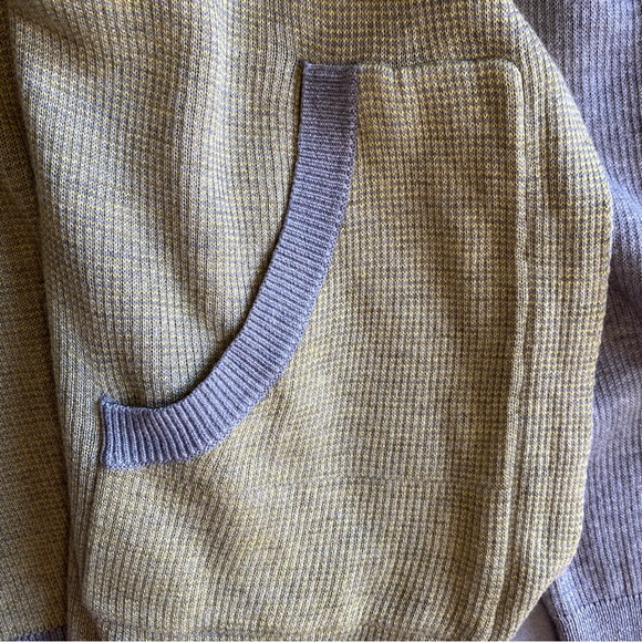 Lululemon Sweater Women’s Size 10 - Picture 3 of 9